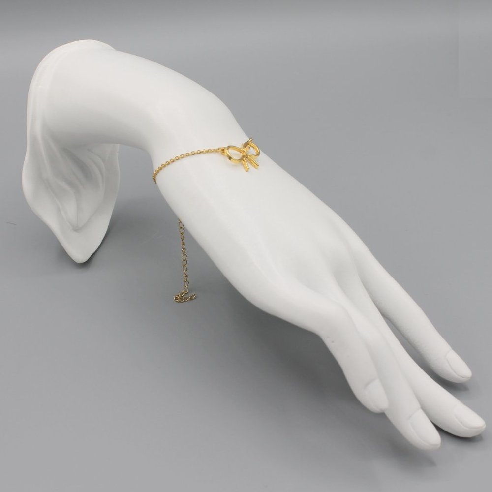 Dainty adorable small bow bracelet gold tone - Picture 5 of 6